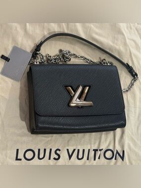 Louis Vuitton Black Epi Leather Twist MM Chain Shoulder Bag with Silver Hardware